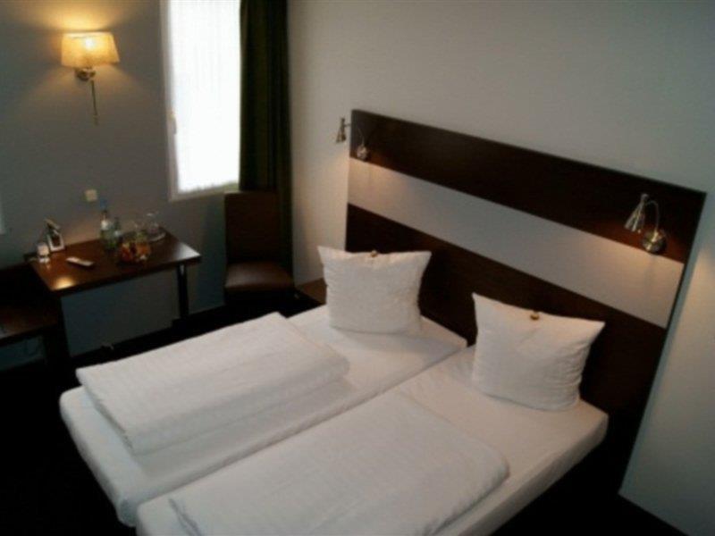 Hotel Domspitzen Cologne Exterior photo